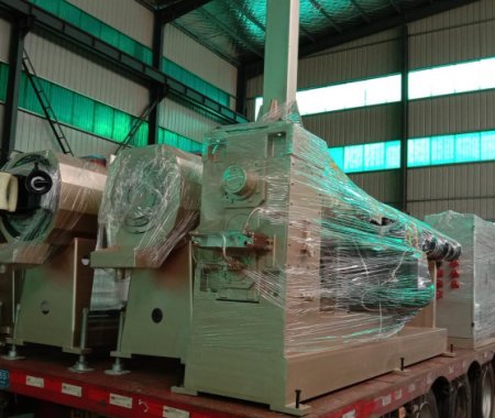 75-250高速PE給水管生產(chǎn)線發(fā)貨廣東！